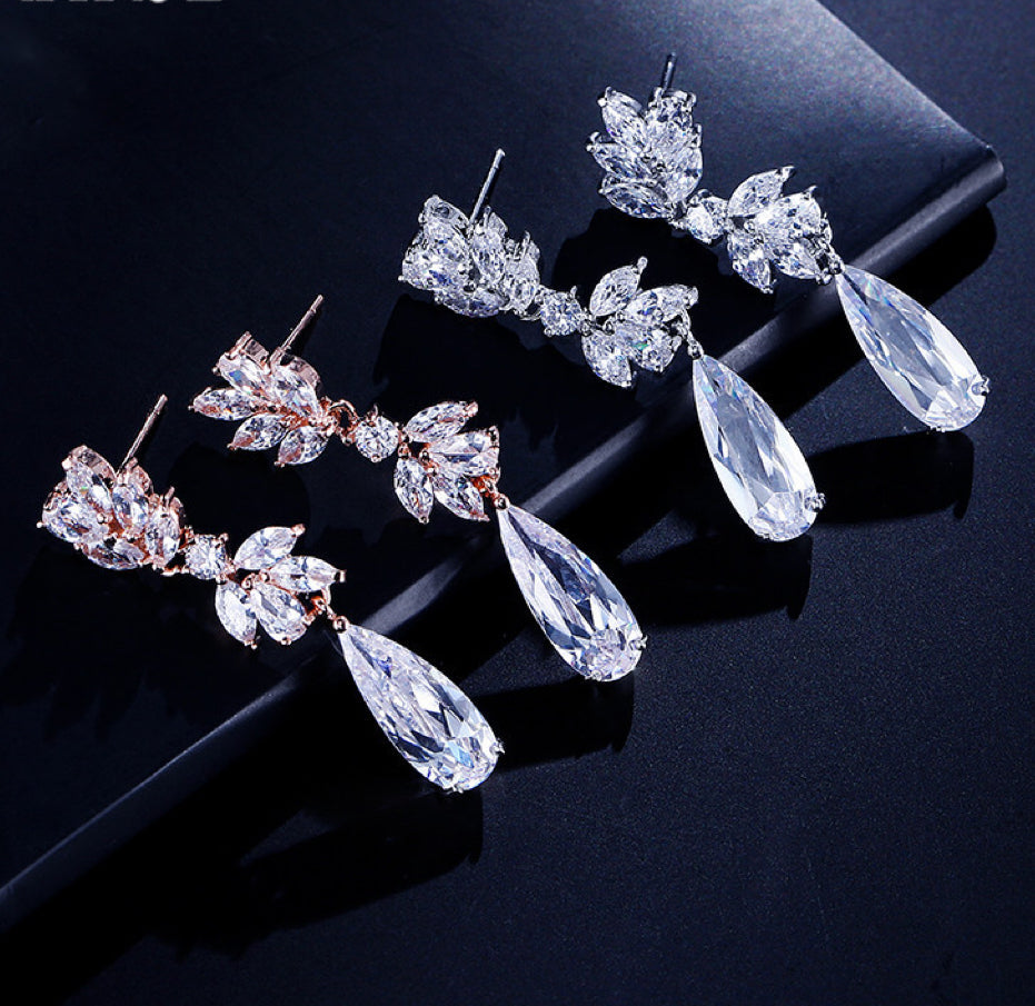 #06538110 Cubic Zirconia Earring (Golden, Silver)