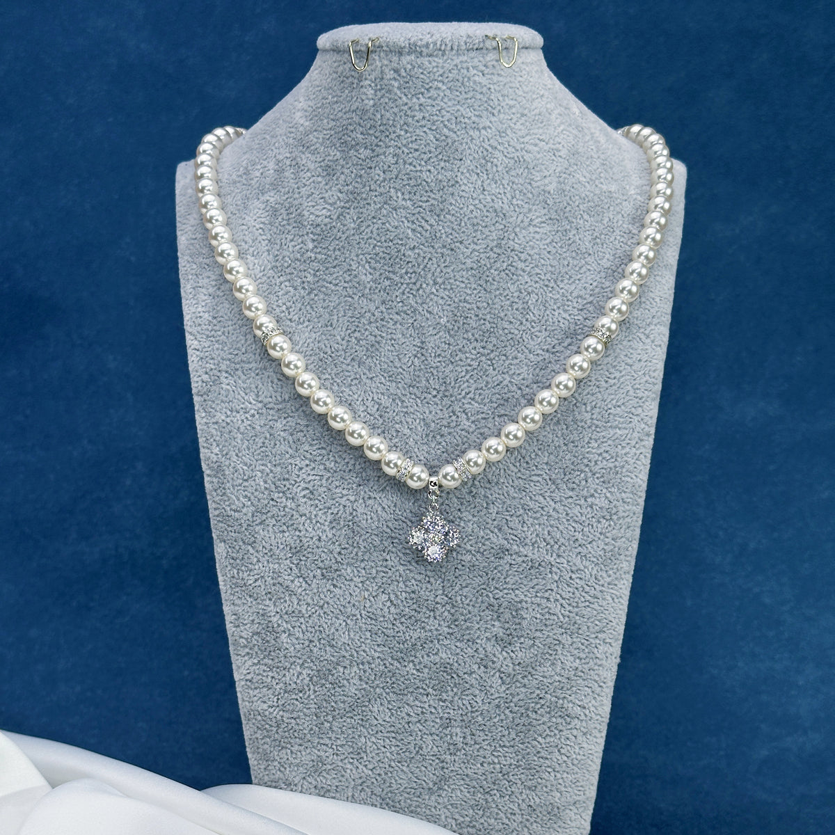 Sparkle Clover Crystal-Core Pearl Necklace | Handmade & Hypoallergenic