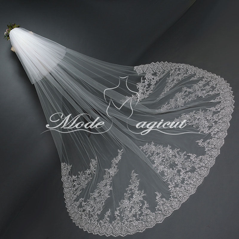#20308003 3.8*3 Meters Sequin/Lace Applique Edge Two-Tier Cathedral Wedding Veil