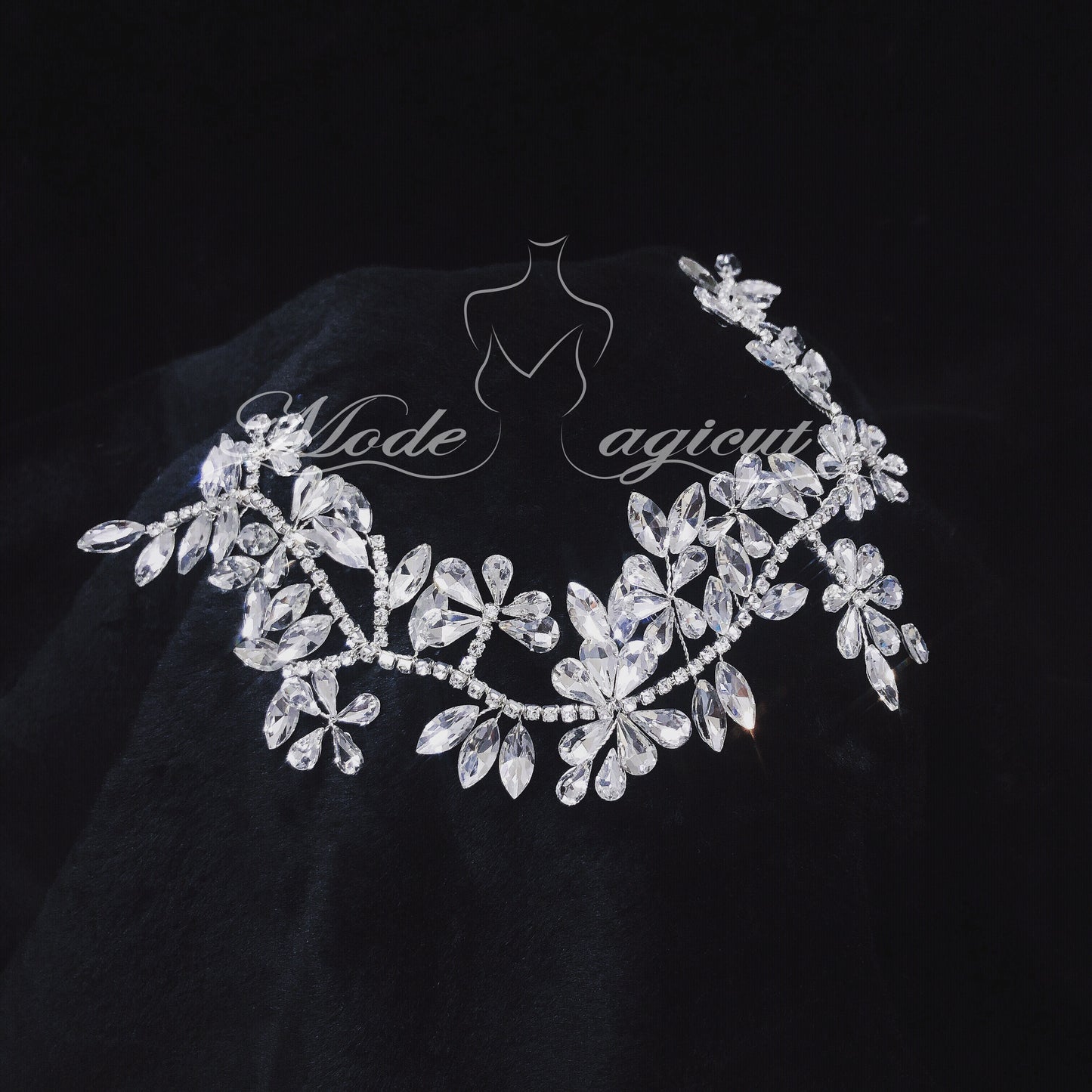 #12419017 The Beautiful Vine design Rhinestone, Alloy
