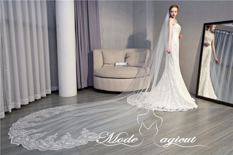 #14308007 4*1.6 Meters One-tier Sequins Lace Applique Edge Cathedral Bridal Veils with Comb