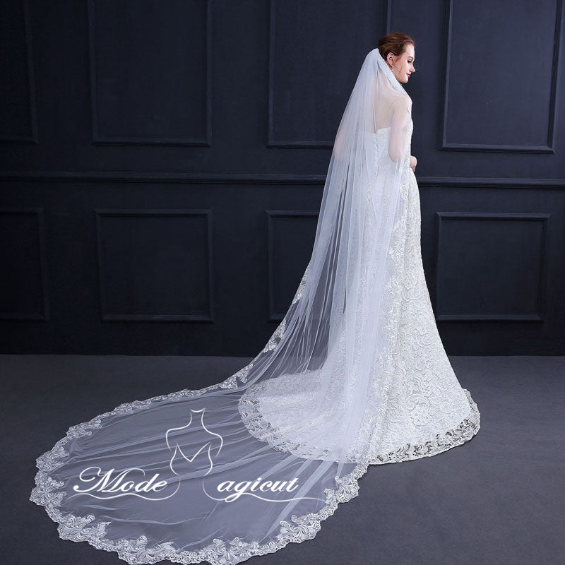 #12308021 3*1.5 Meter One-tier Lace Applique Edge Cathedral Bridal Veils with Comb