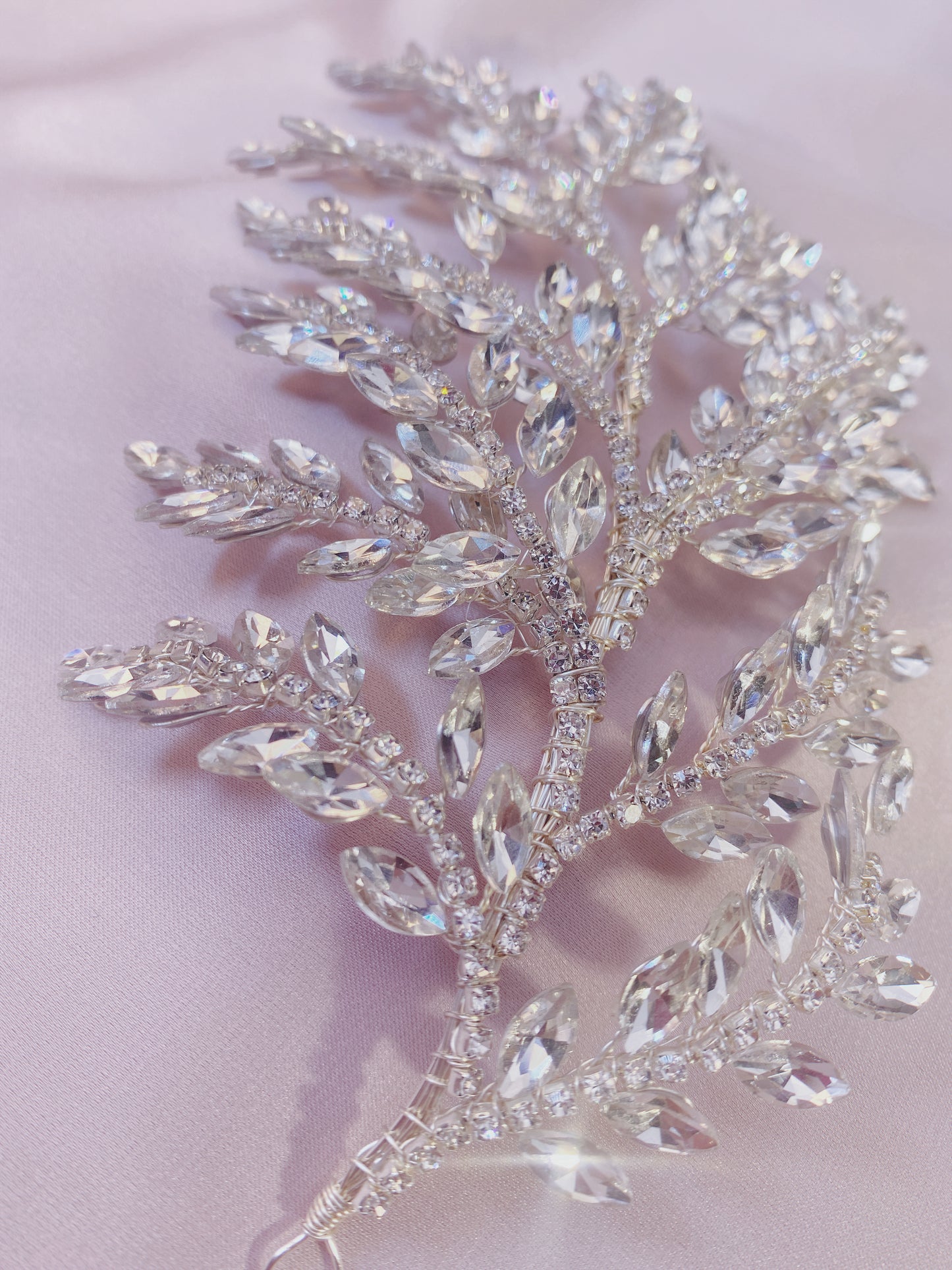 22309428 Leaves Design Rhinestone Headpiece (Silver, Gold)