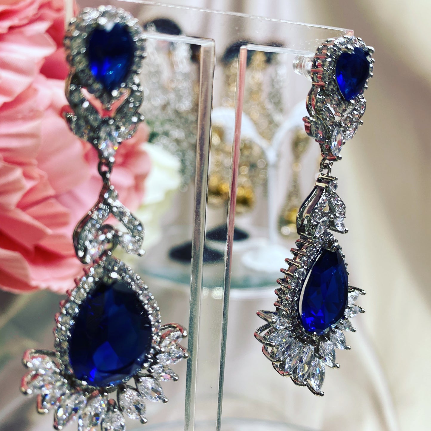 #09532001 Blue Cubic Zirconia Luxruy Earrings