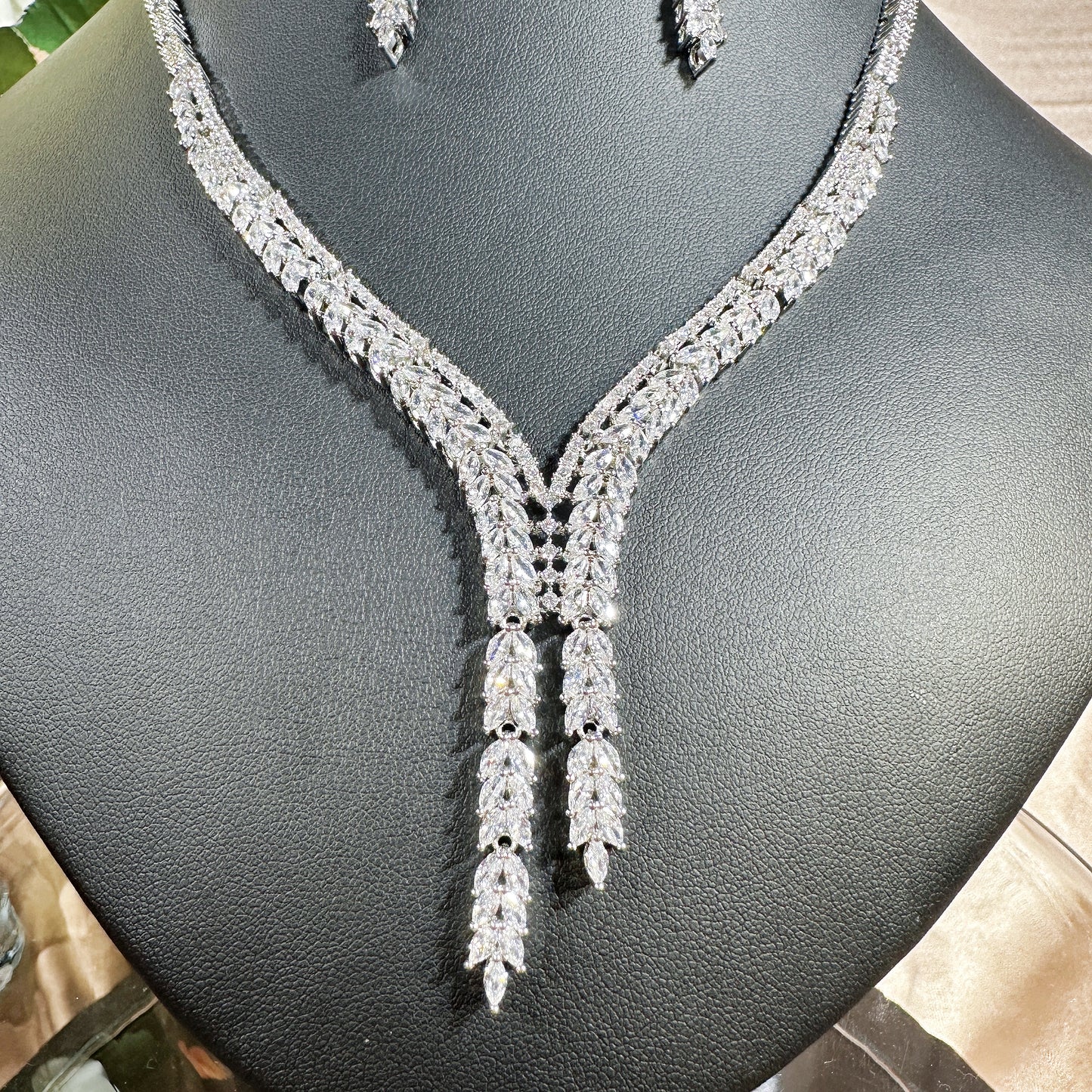 231006601 Complete your bridal look with our elegant Y-necklace Design CZ Jewelry Set