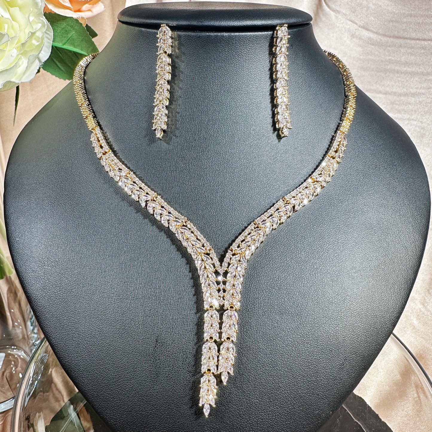 231006601 Complete your bridal look with our elegant Y-necklace Design CZ Jewelry Set