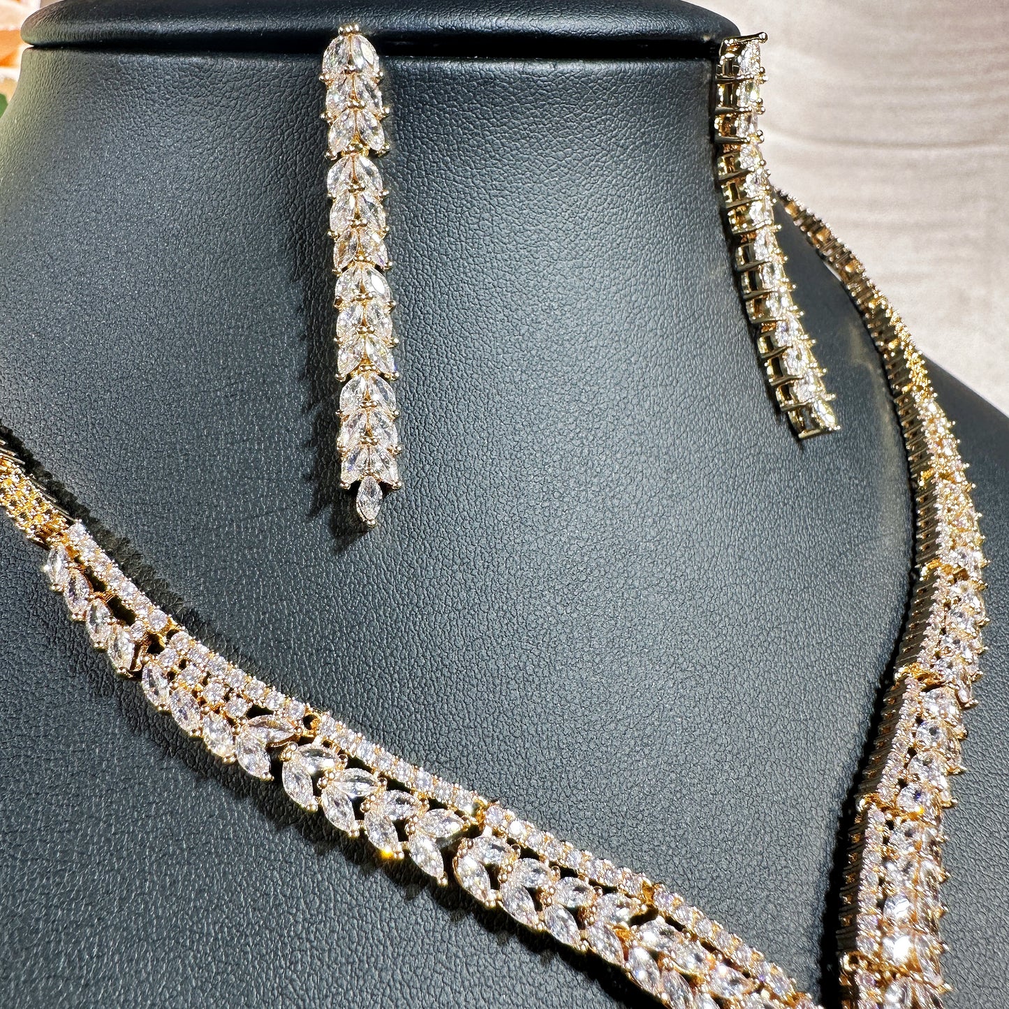 231006601 Complete your bridal look with our elegant Y-necklace Design CZ Jewelry Set