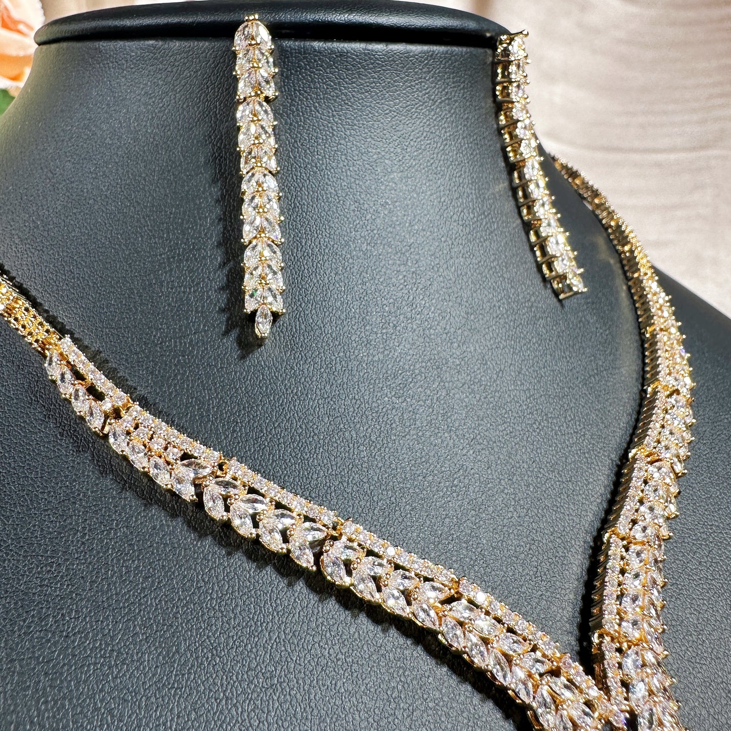 231006601 Complete your bridal look with our elegant Y-necklace Design CZ Jewelry Set
