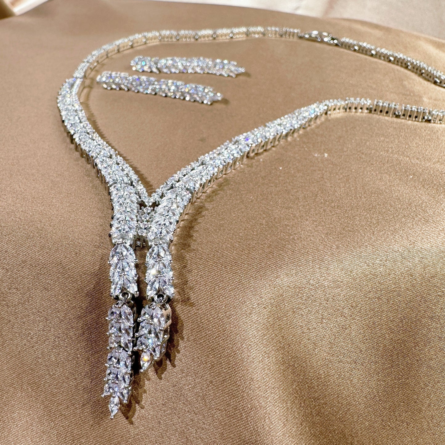 231006601 Complete your bridal look with our elegant Y-necklace Design CZ Jewelry Set