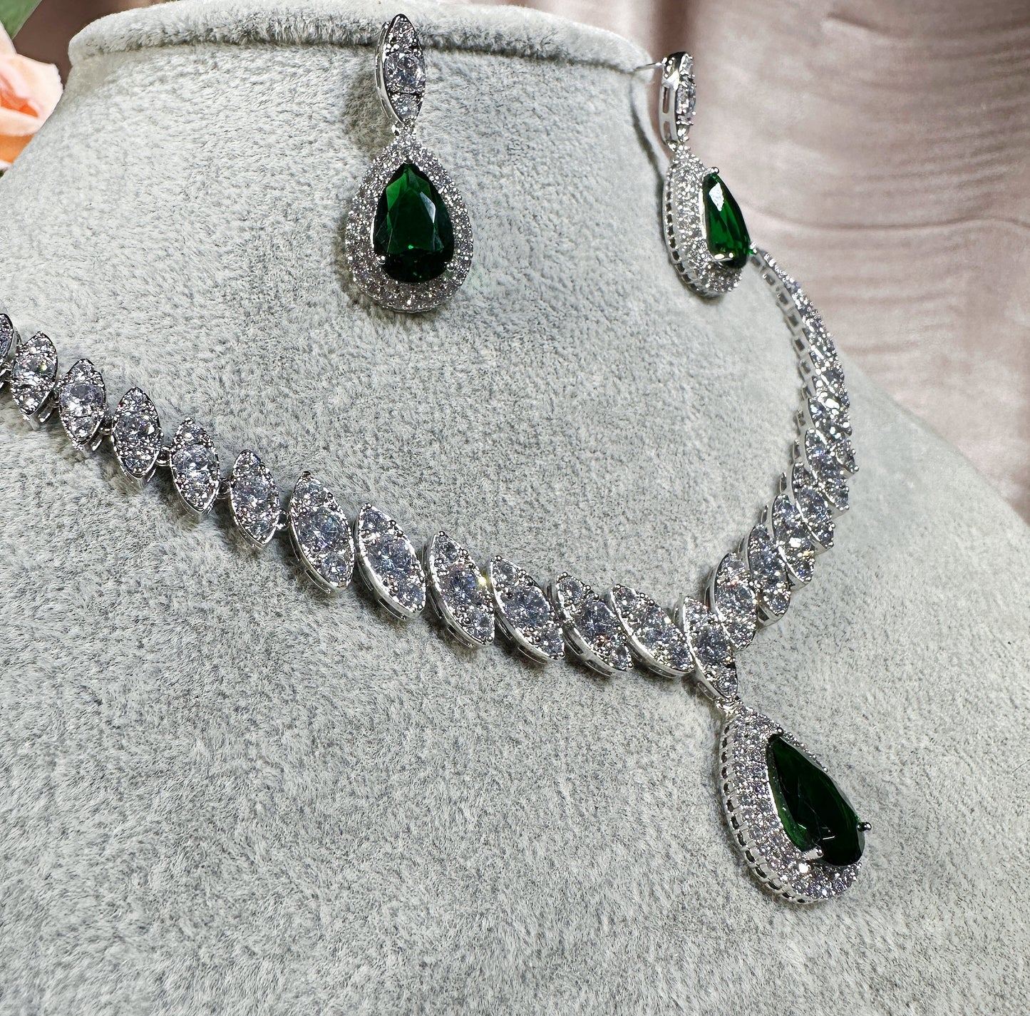 29022  Shine bright with our Pendant CZ Necklace and Earrings Set