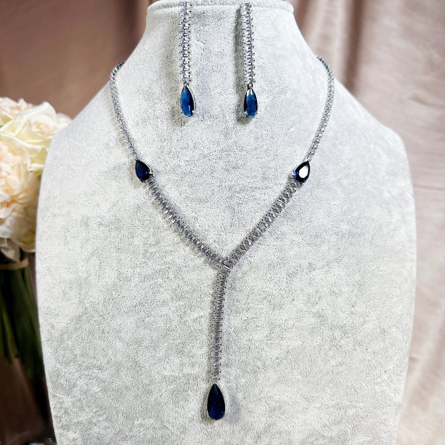 231106603 Luxurious Cubic Zirconia Lariat Necklace Set for Special Occasions