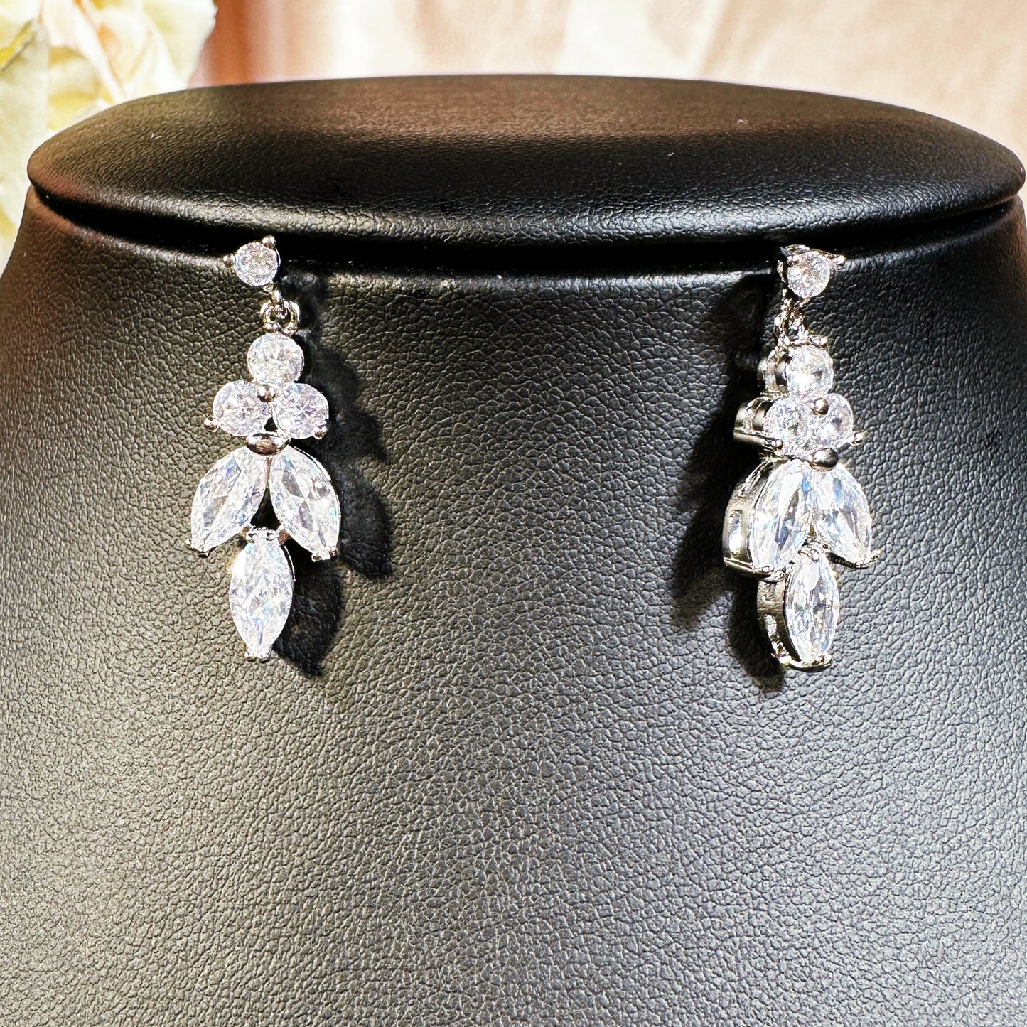 #15518012 Sparkle in Style: Stunning Cubic Zirconia Jewelry Sets for Every Occasion (Gold, Rose-Gold, &Silver)