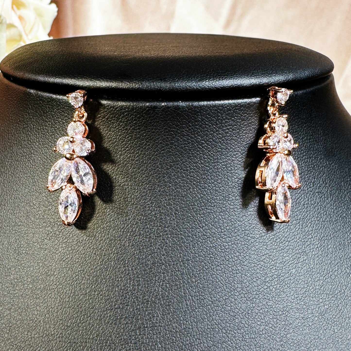 #15518012 Sparkle in Style: Stunning Cubic Zirconia Jewelry Sets for Every Occasion (Gold, Rose-Gold, &Silver)