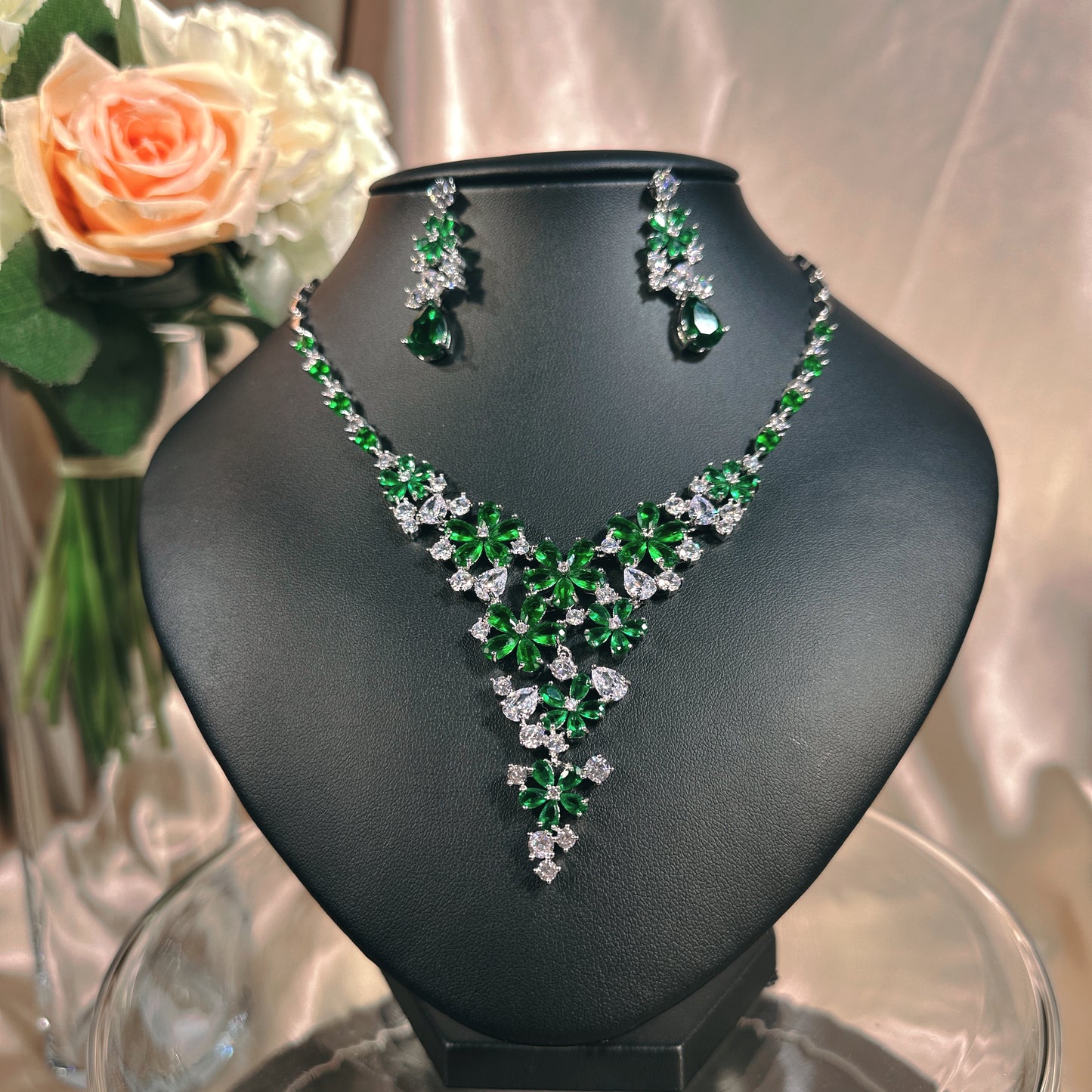 #23902006 Elegant and Glamorous Bib Style Jewelry Set - Available in 3 Stunning Colors (Silver, Green, & Blue)