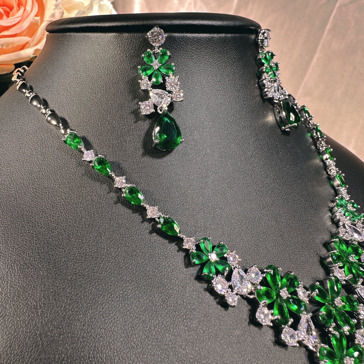 #23902006 Elegant and Glamorous Bib Style Jewelry Set - Available in 3 Stunning Colors (Silver, Green, & Blue)