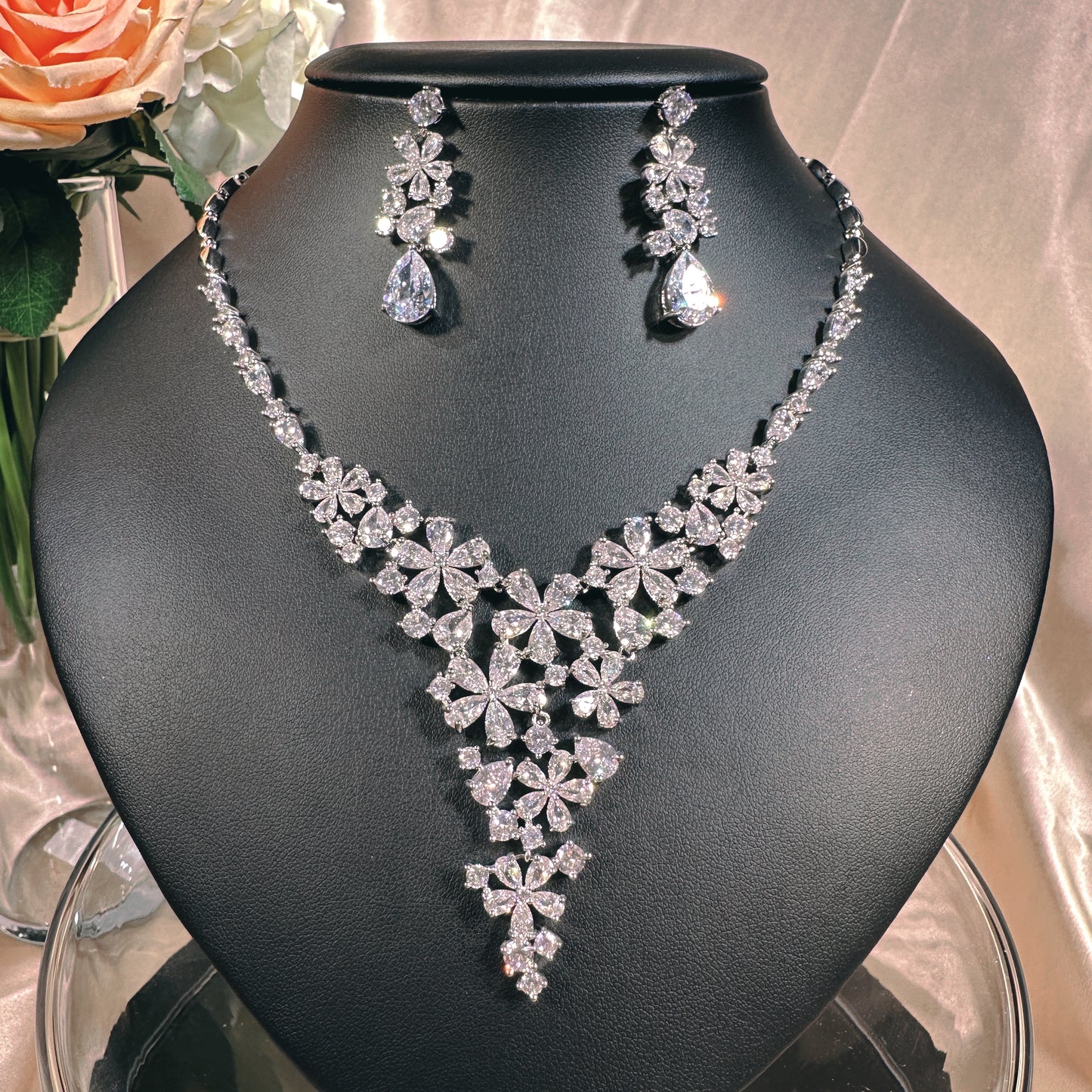 #23902006 Elegant and Glamorous Bib Style Jewelry Set - Available in 3 Stunning Colors (Silver, Green, & Blue)