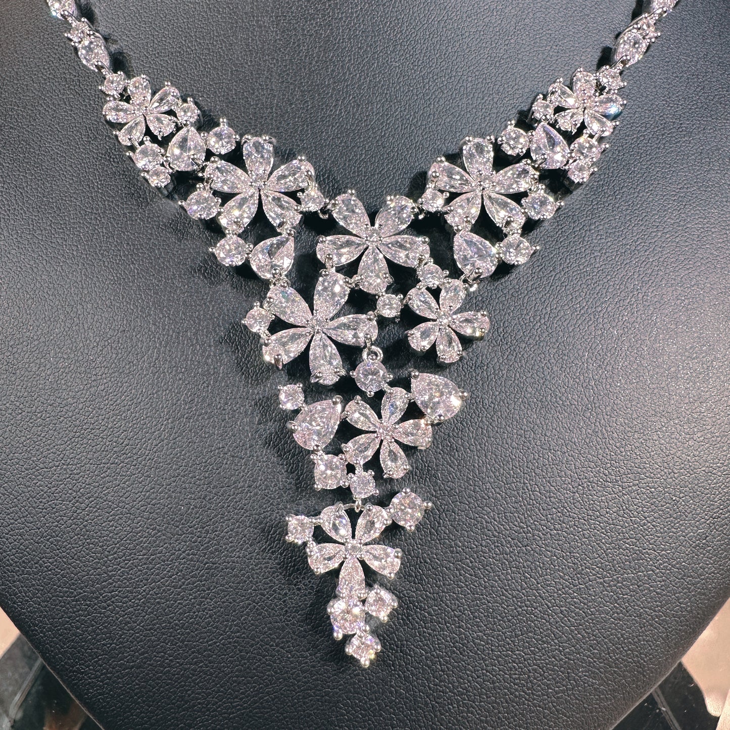 #23902006 Elegant and Glamorous Bib Style Jewelry Set - Available in 3 Stunning Colors (Silver, Green, & Blue)