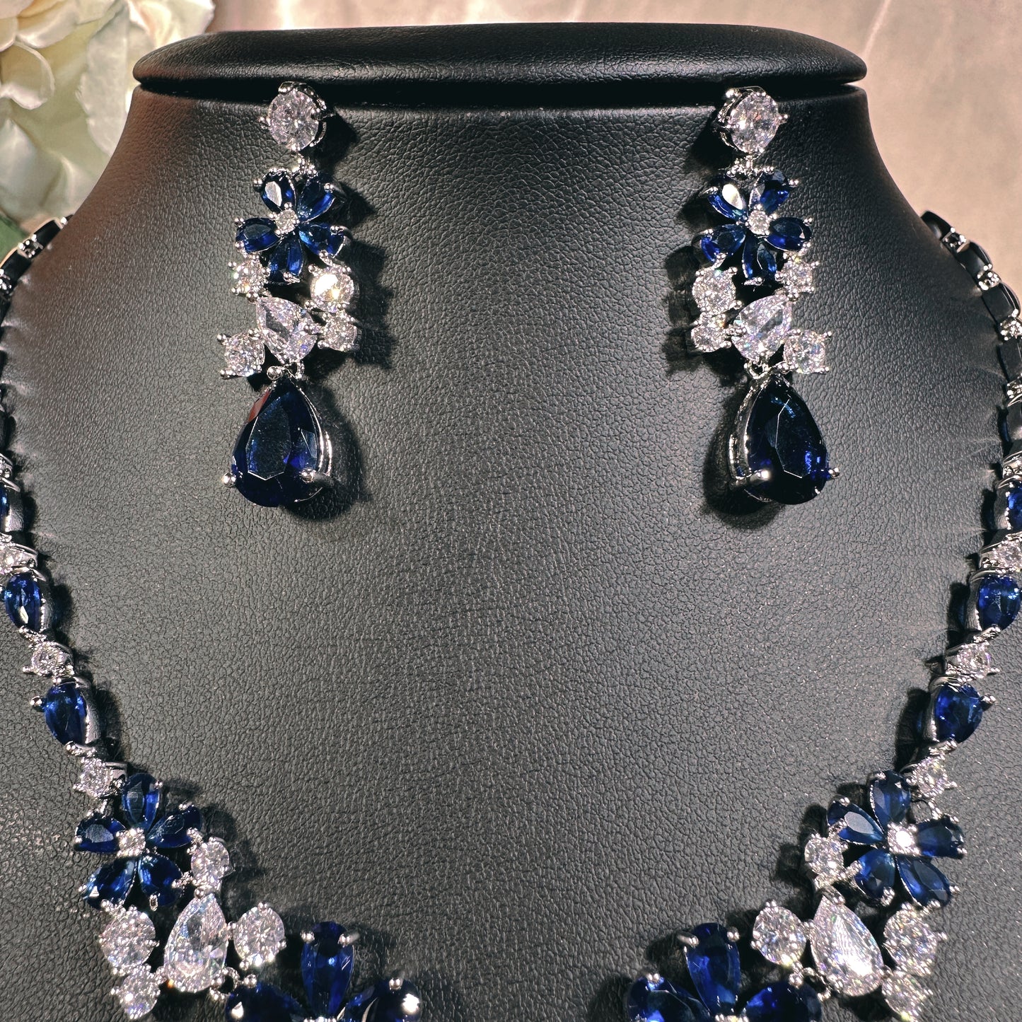 #23902006 Elegant and Glamorous Bib Style Jewelry Set - Available in 3 Stunning Colors (Silver, Green, & Blue)