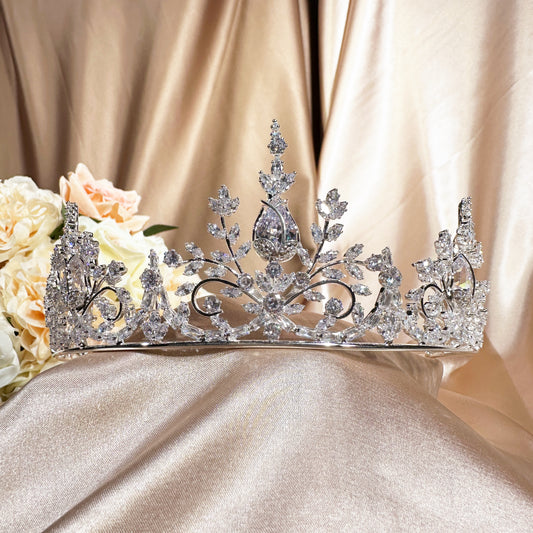 #2399873 Make a Statement with Our Exquisite Cubic Zirconia Tiara - Ideal for Pageants and Proms
