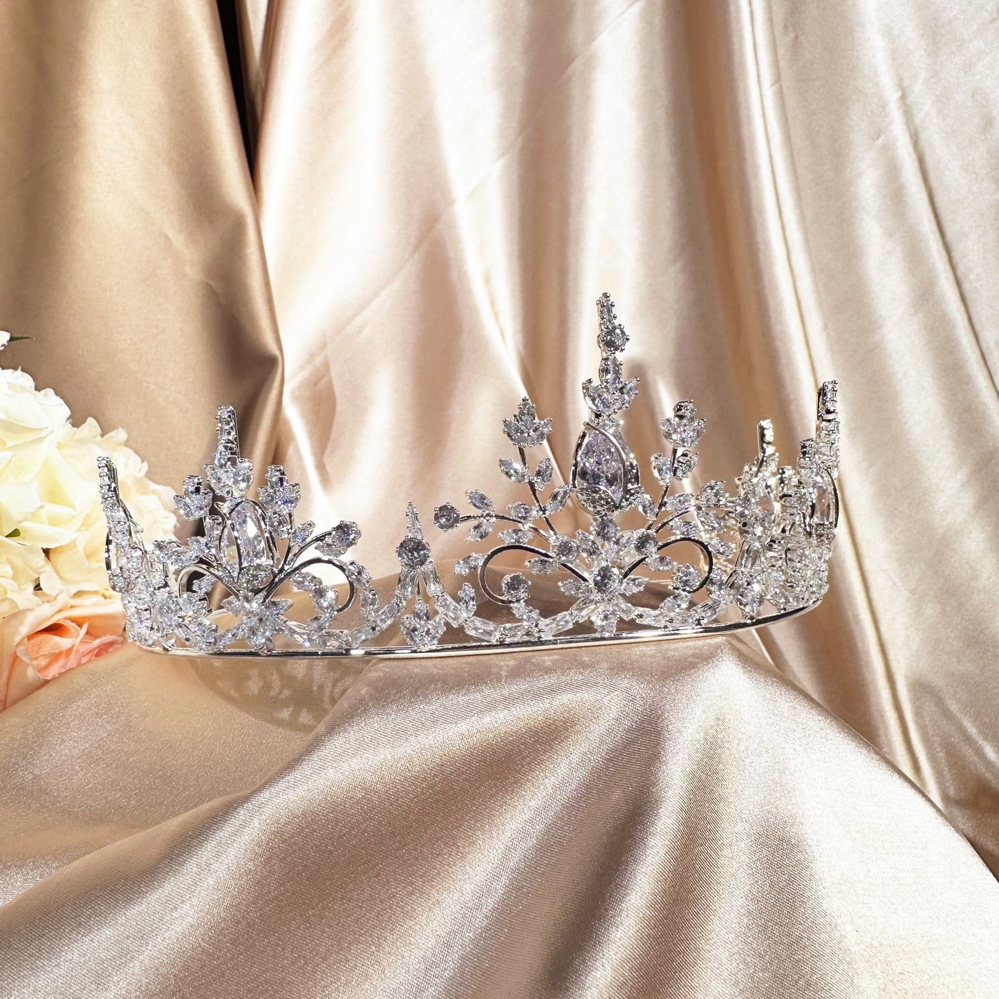 #2399873 Make a Statement with Our Exquisite Cubic Zirconia Tiara - Ideal for Pageants and Proms
