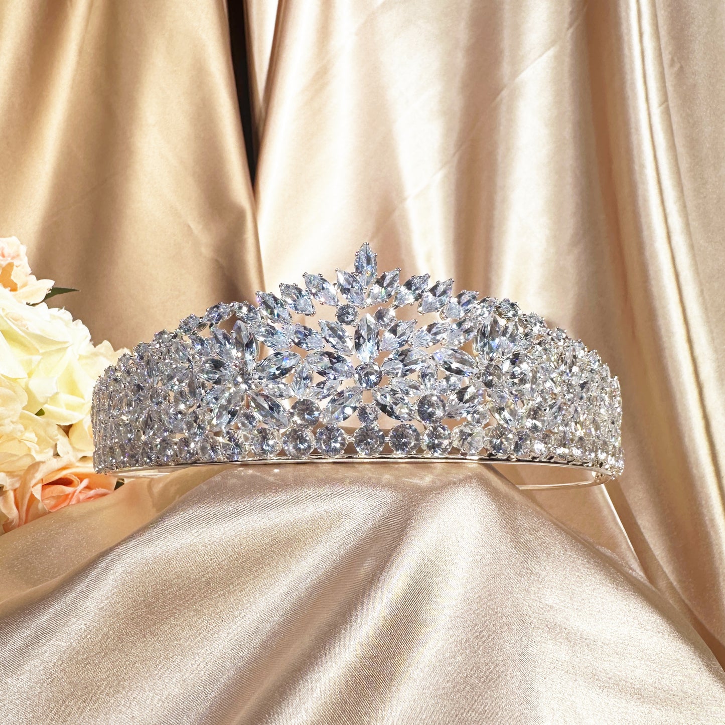 # 2399878 Gorgeous Cubic Zirconia Tiara - Add Glamour to Your Look with Our Elegant Design