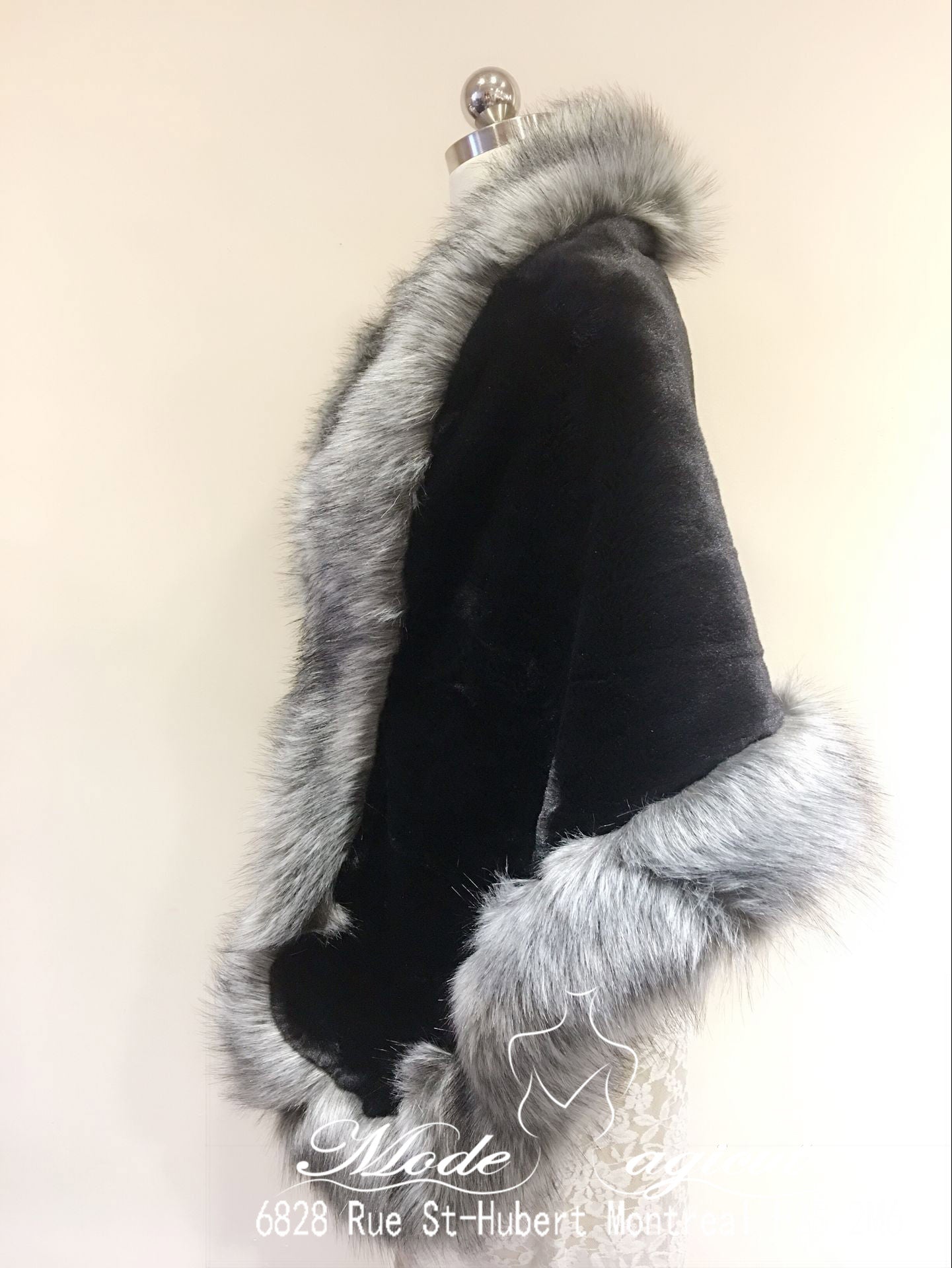 #14218003 Classic Black/Grey Faux Fur Shawl