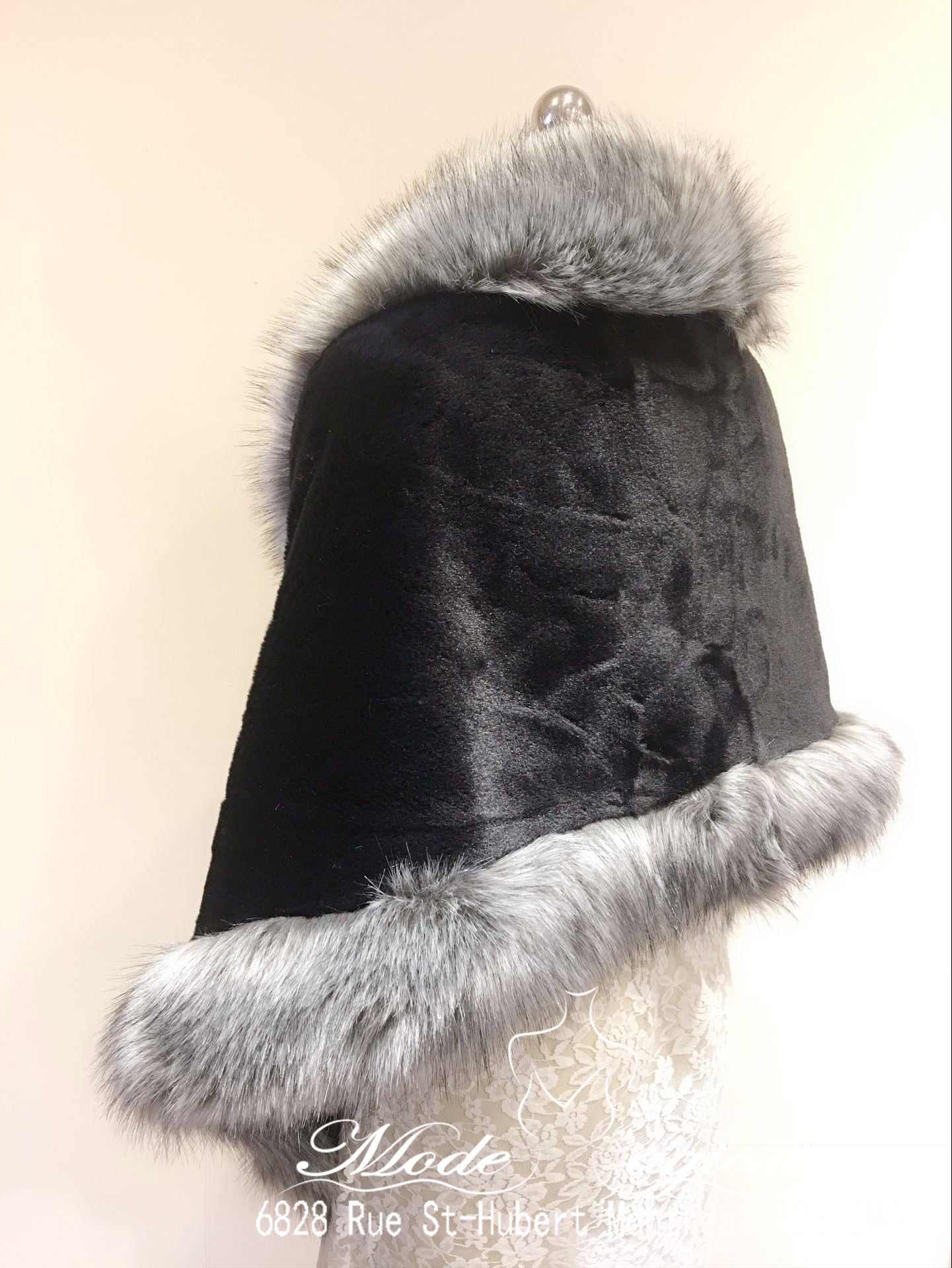 #14218003 Classic Black/Grey Faux Fur Shawl