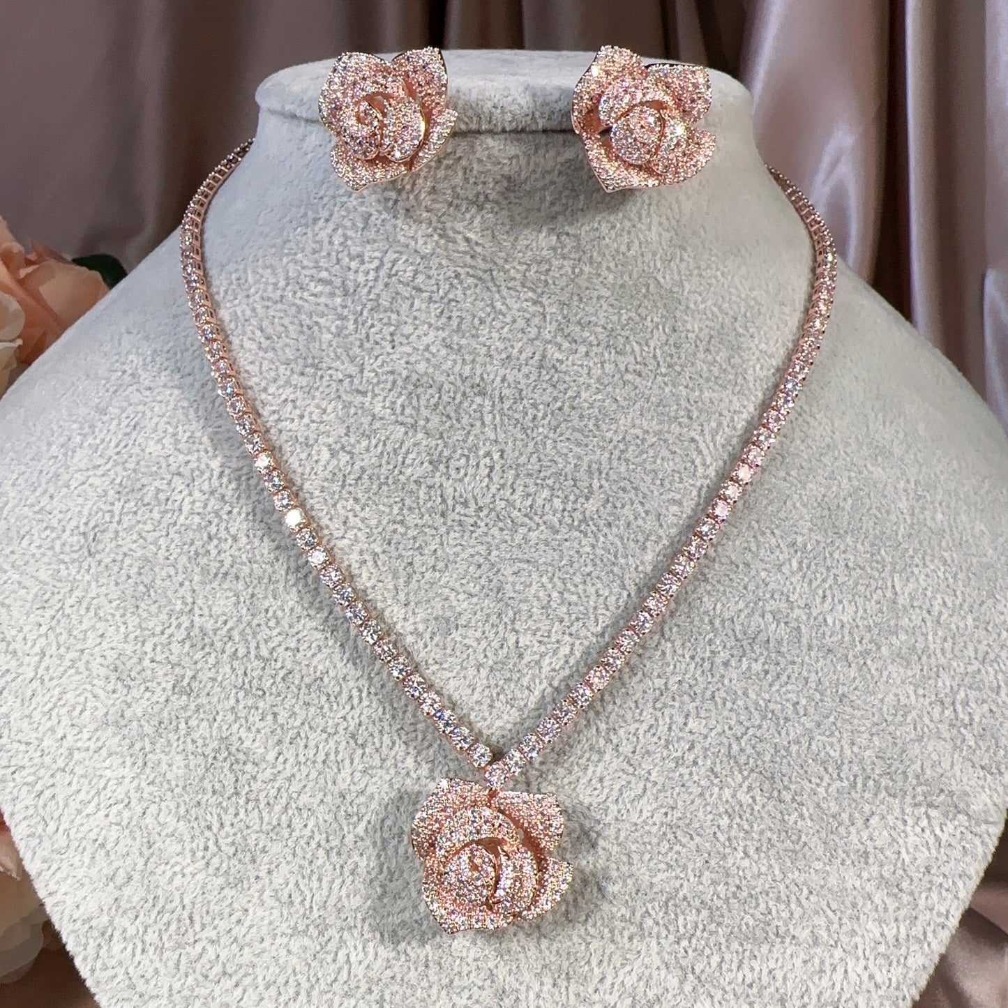 230952021 Rose Design Cubic Zirconia Jewelry Set