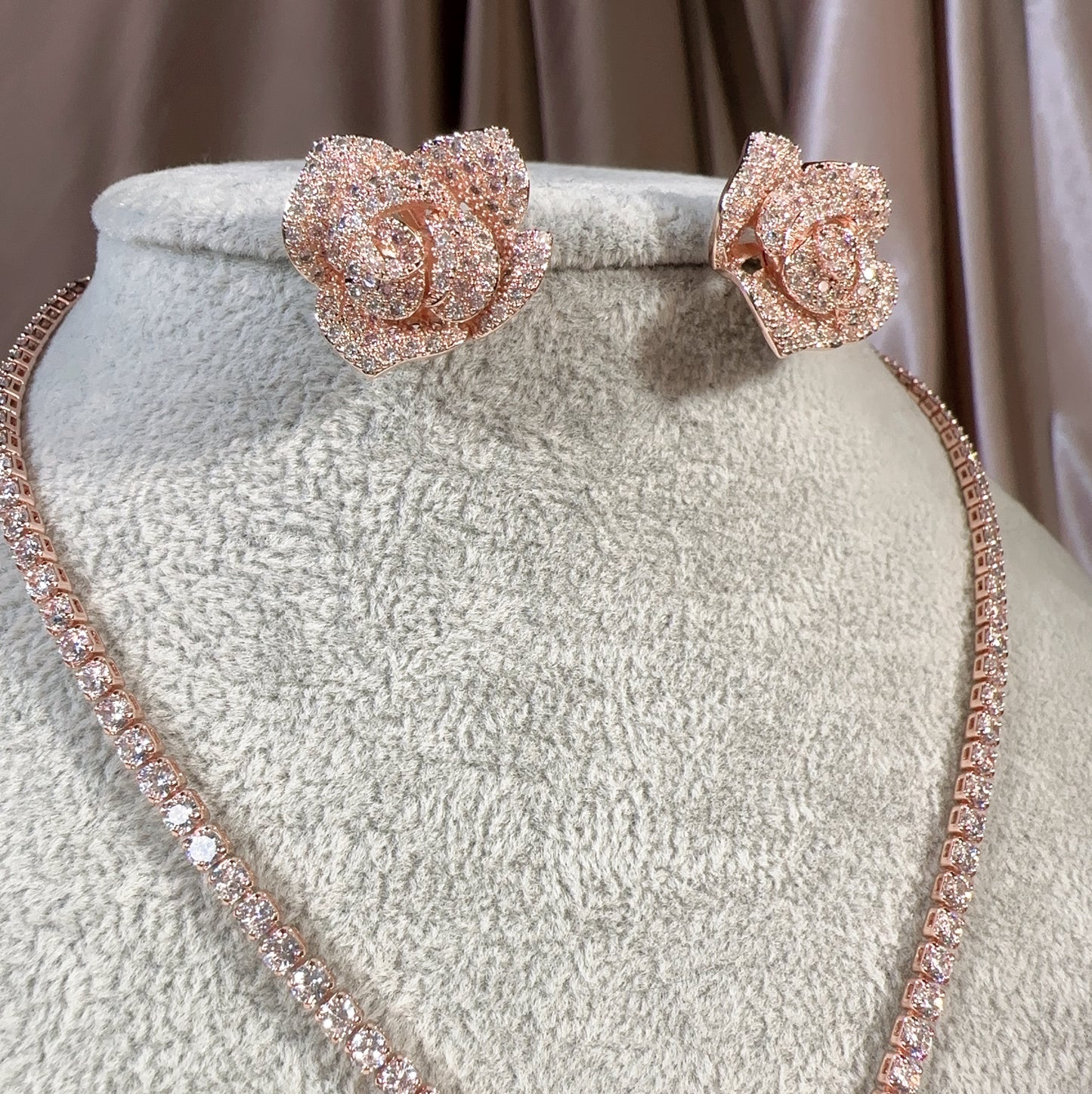 230952021 Rose Design Cubic Zirconia Jewelry Set