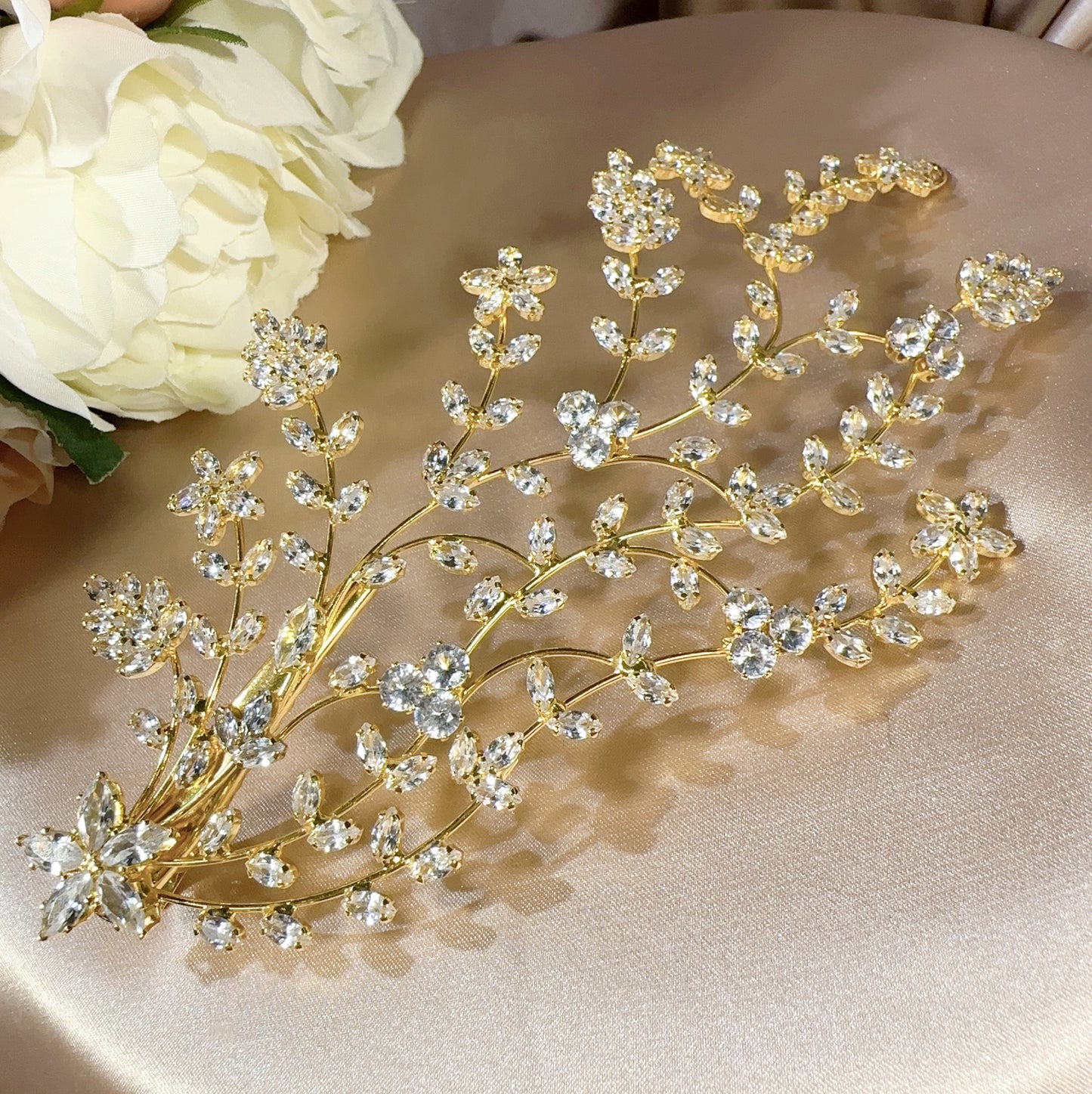 23209430 Cubic Zirconia Leaves Design Gold Hair Comb wear with Clip