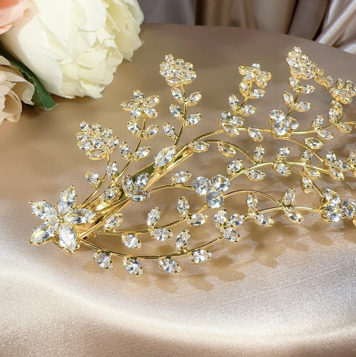 23209430 Cubic Zirconia Leaves Design Gold Hair Comb wear with Clip