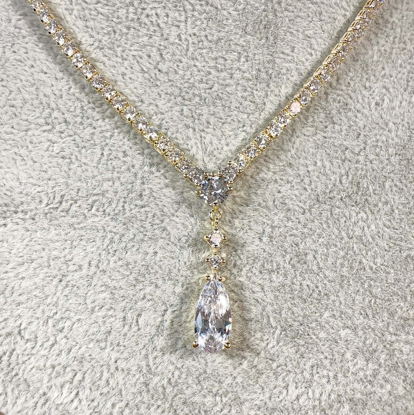 23652004 Delicate Teardrop Cubic Zirconia Jewelry Sets