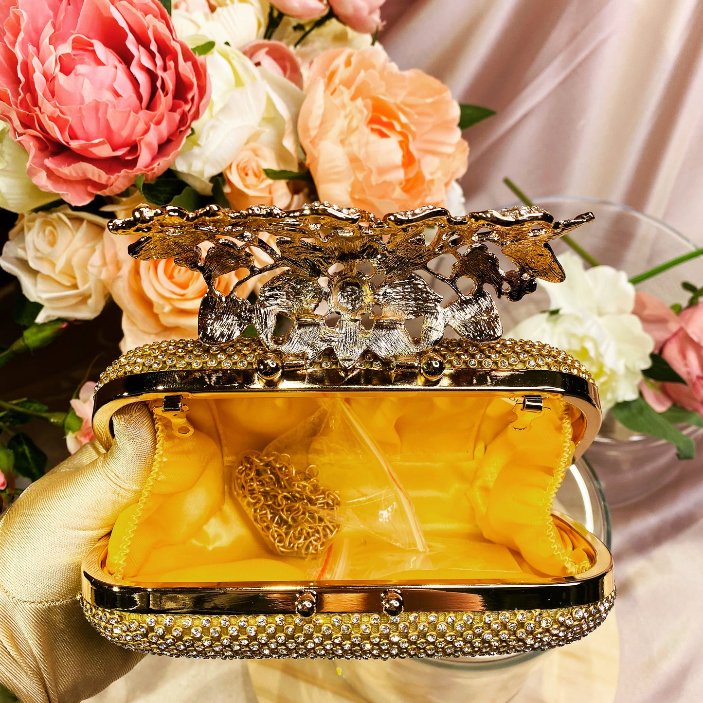 #12819102 Roses cover Rhinestone Clutches (Golden, Silver, Black)