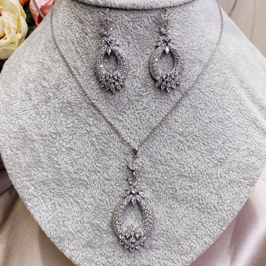 #11522010 Cubic Zirconia Vintage Diamond Pendant Set
