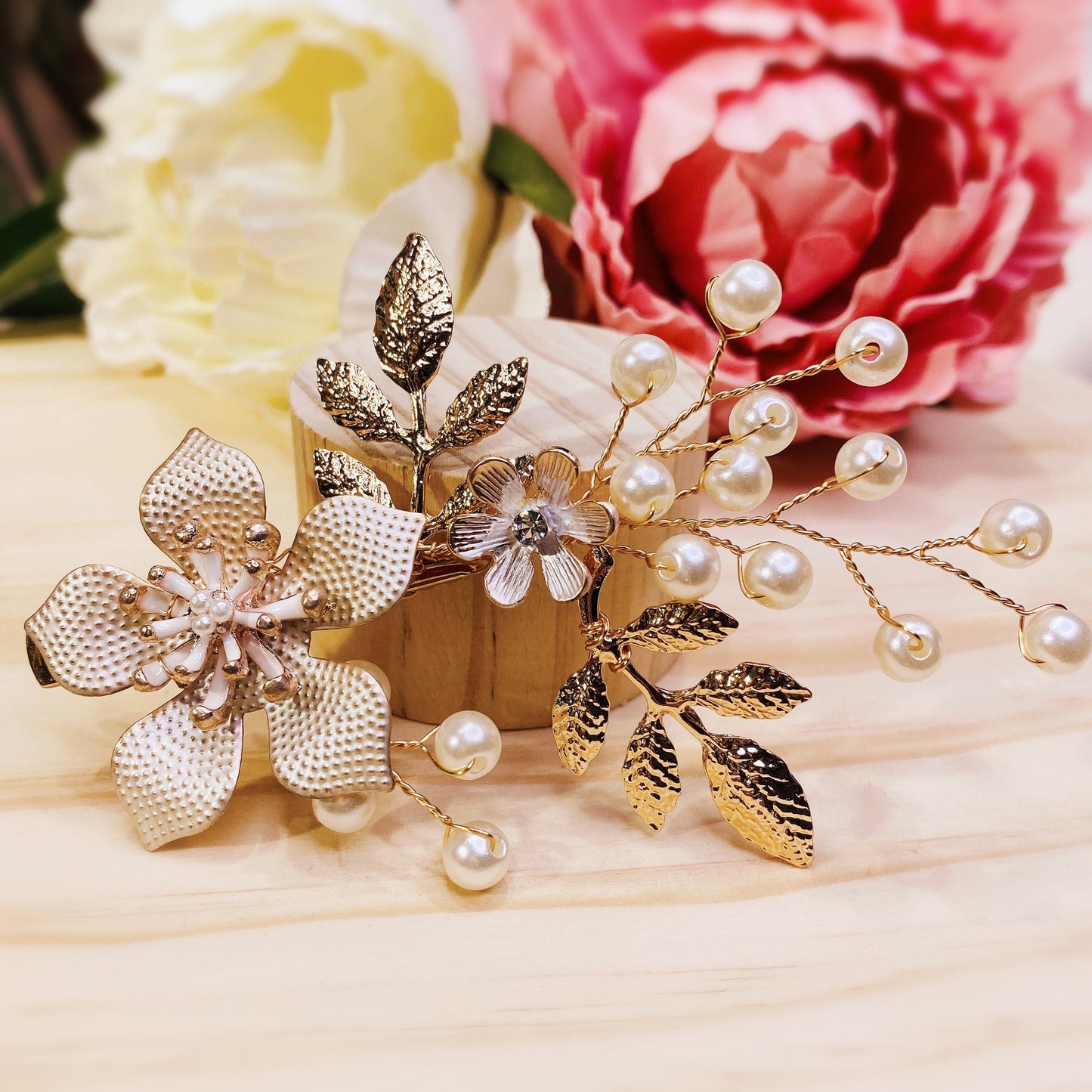 #02419034 Follower Rhinestone Hair Comb with Clip