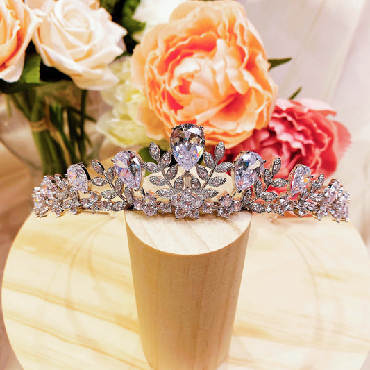 #11432001 Cubic Zirconia Bridal Tiara - Exquisite Headpiece for Weddings | Bridal Hairstyle | Bridal Accessories