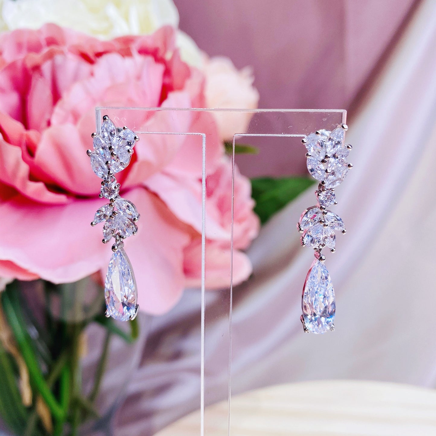 #06538110 Cubic Zirconia Earring (Golden, Silver)