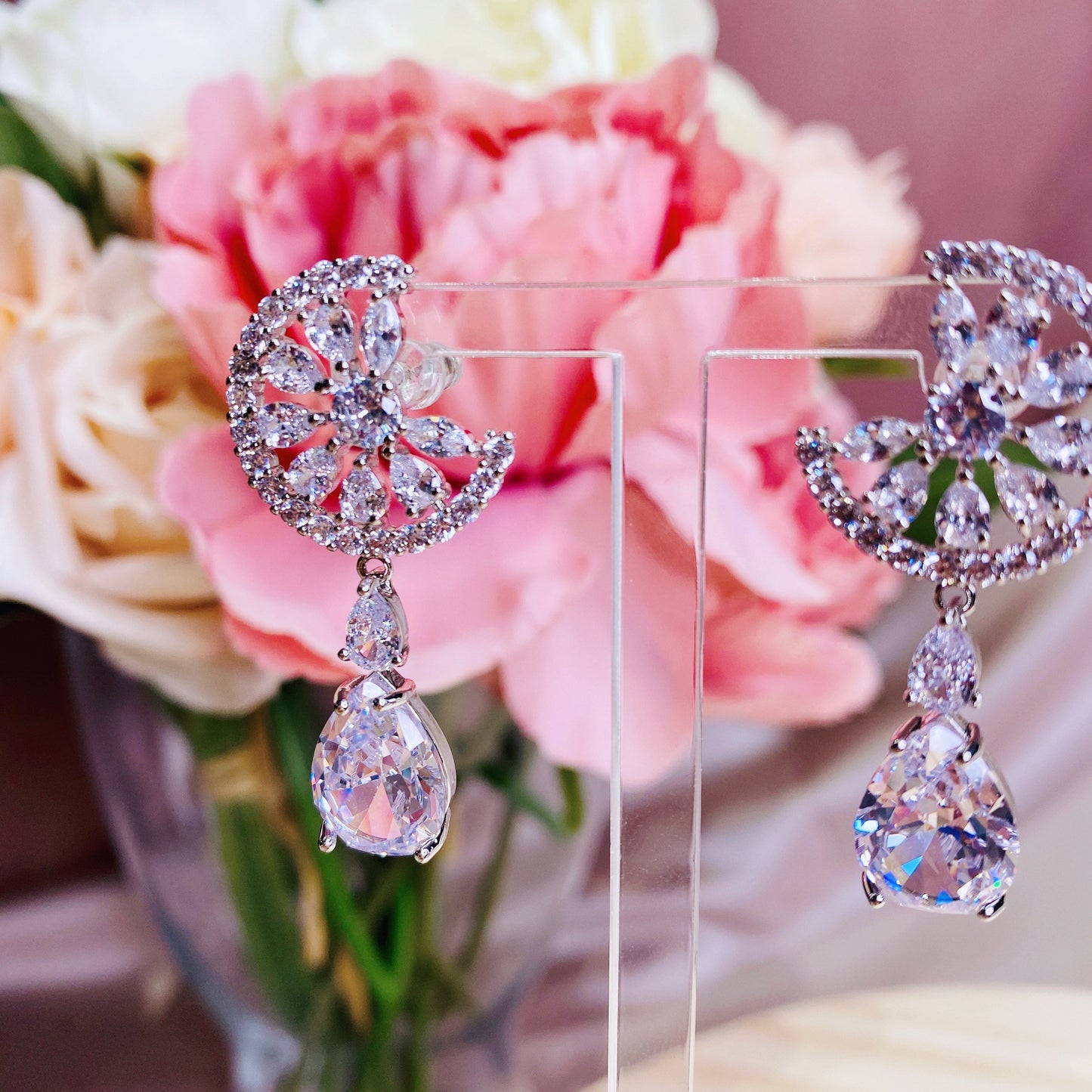 #06538106 Cubic Zirconia Earrings (Green, Blue, Silver)