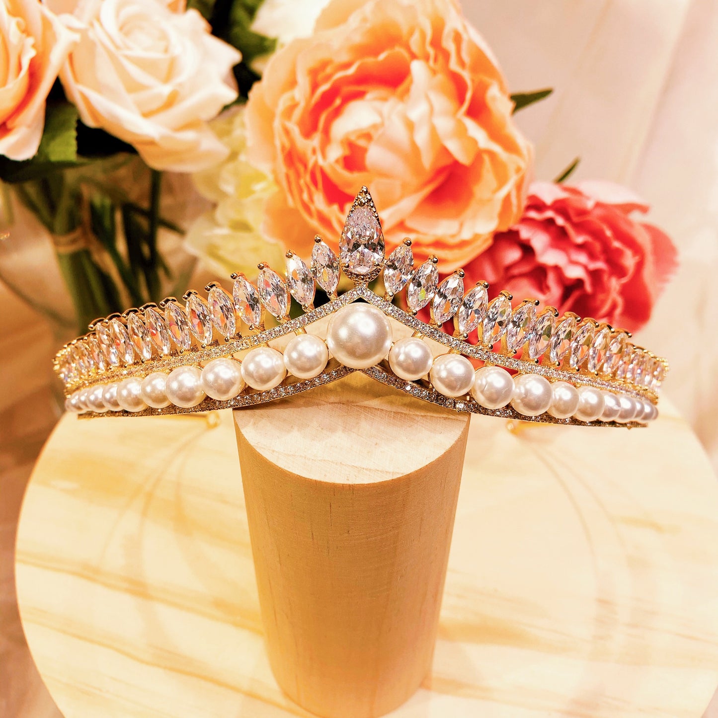 #21432004 Cubic Zirconia, Rhodium-Plated Golden Tiara