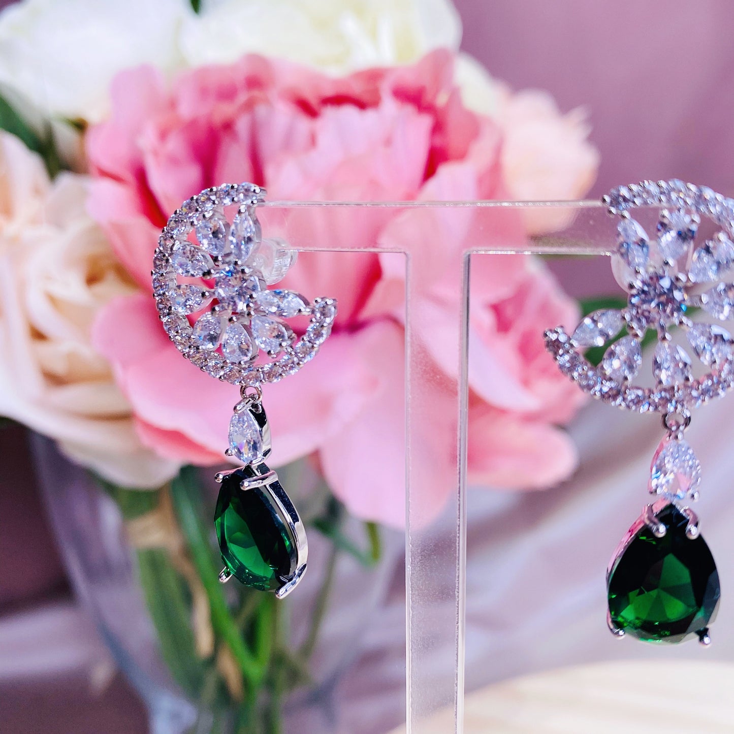 #06538106 Cubic Zirconia Earrings (Green, Blue, Silver)