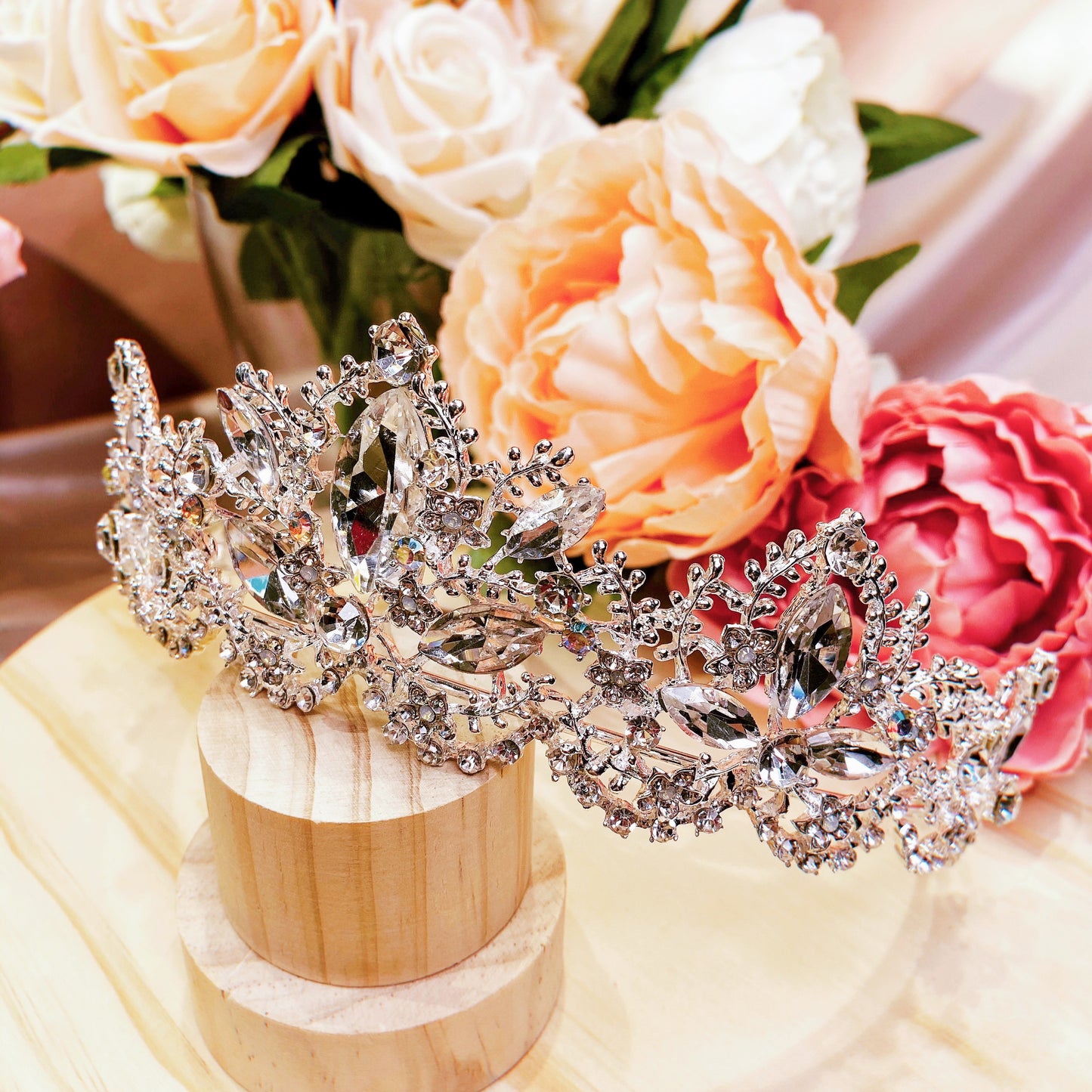 #05439029 Rhinestones Tiara