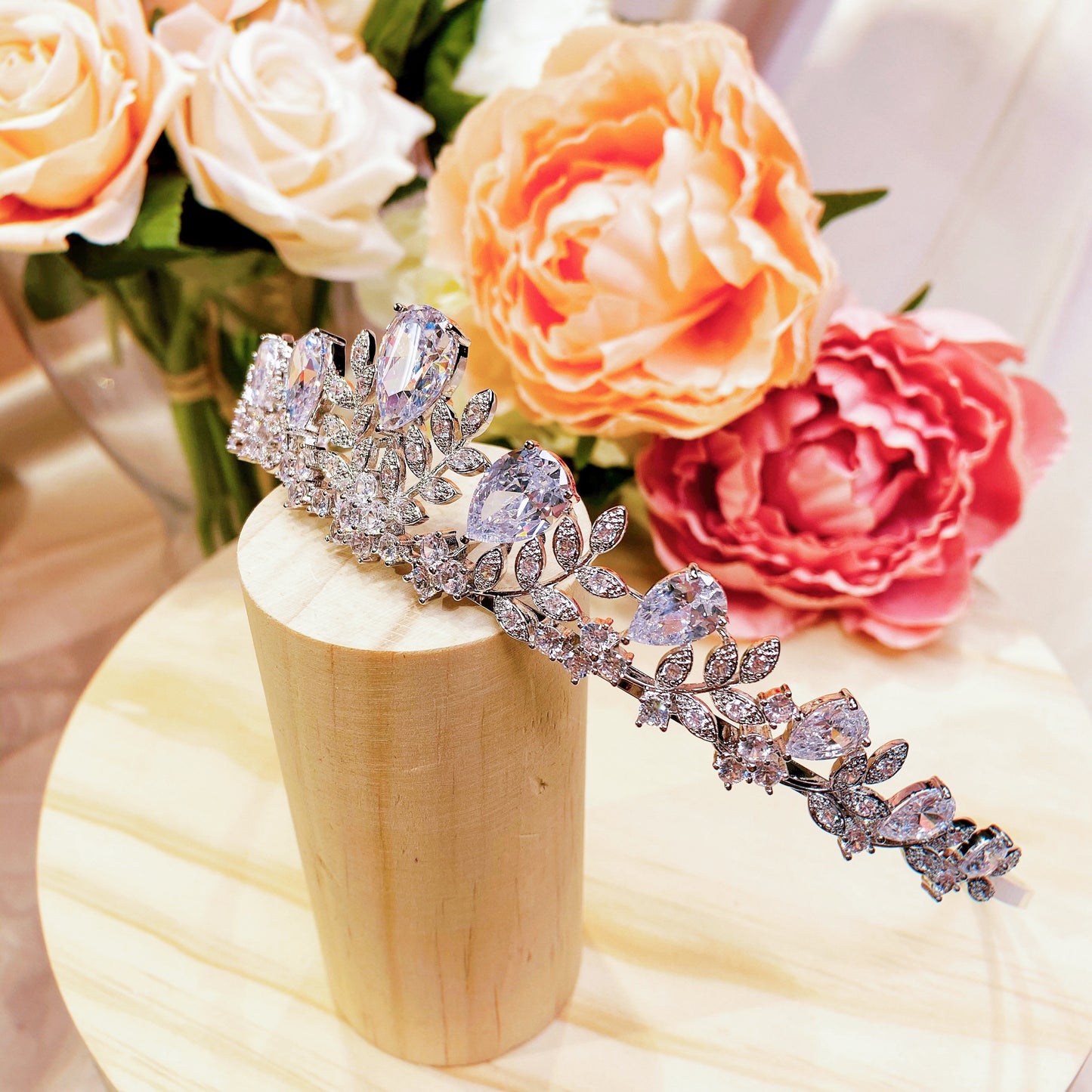 #11432001 Cubic Zirconia Bridal Tiara - Exquisite Headpiece for Weddings | Bridal Hairstyle | Bridal Accessories