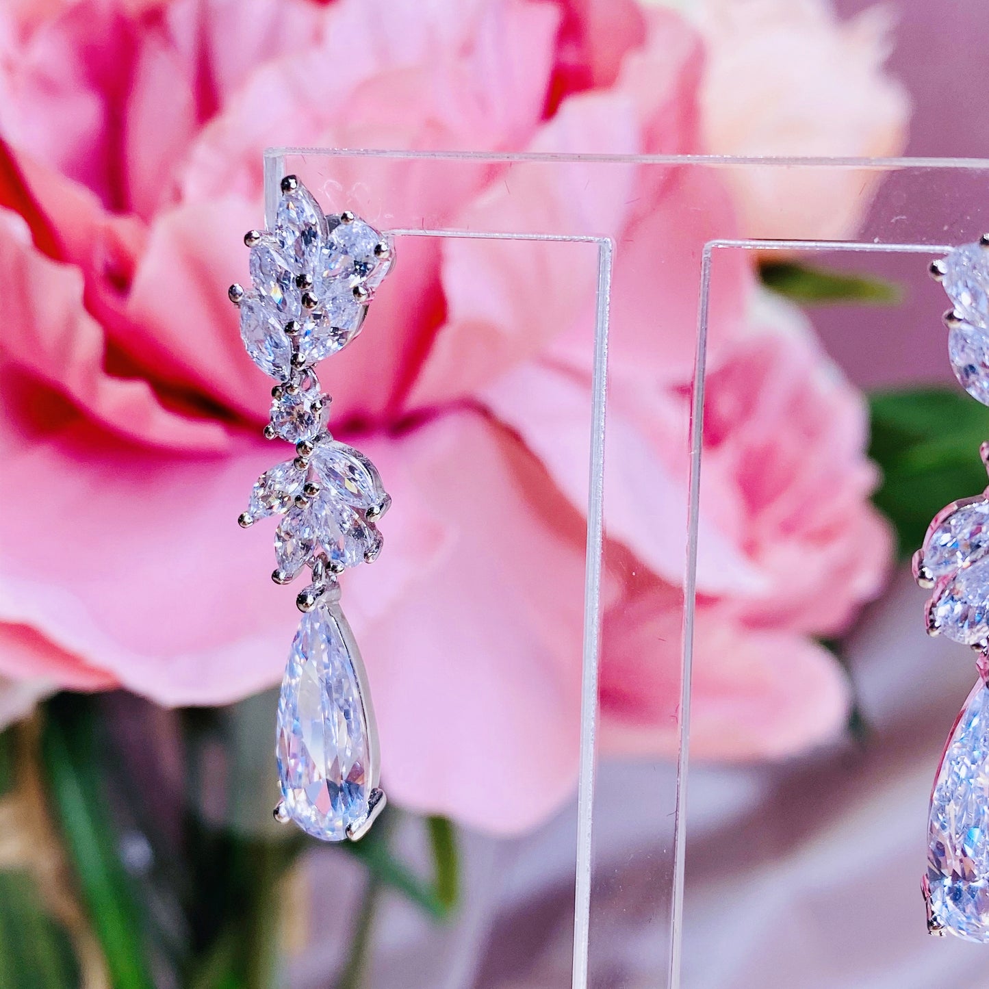 #06538110 Cubic Zirconia Earring (Golden, Silver)