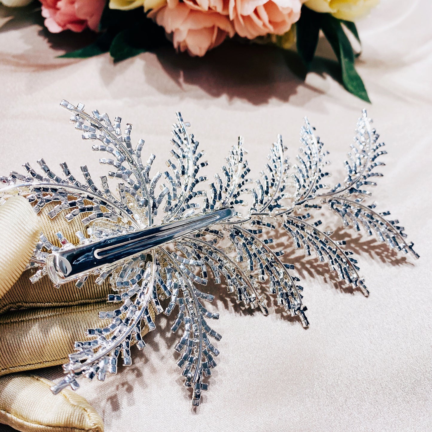 #08422069 Luxury Rhinestone Bridal Haircomb - Add a Touch of Glamour to Your Wedding Day Look