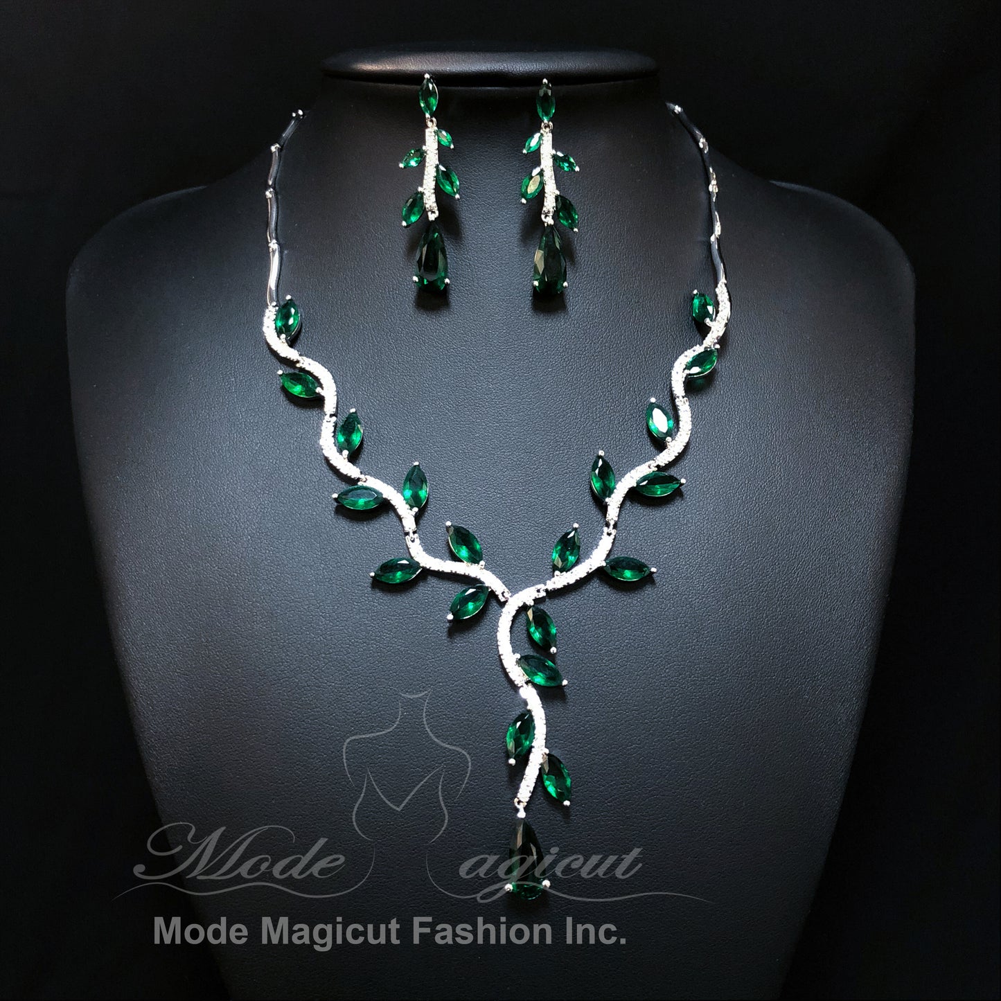 20528060  Luxurious Cubic Zirconia Jewelry Set, Wedding necklace set