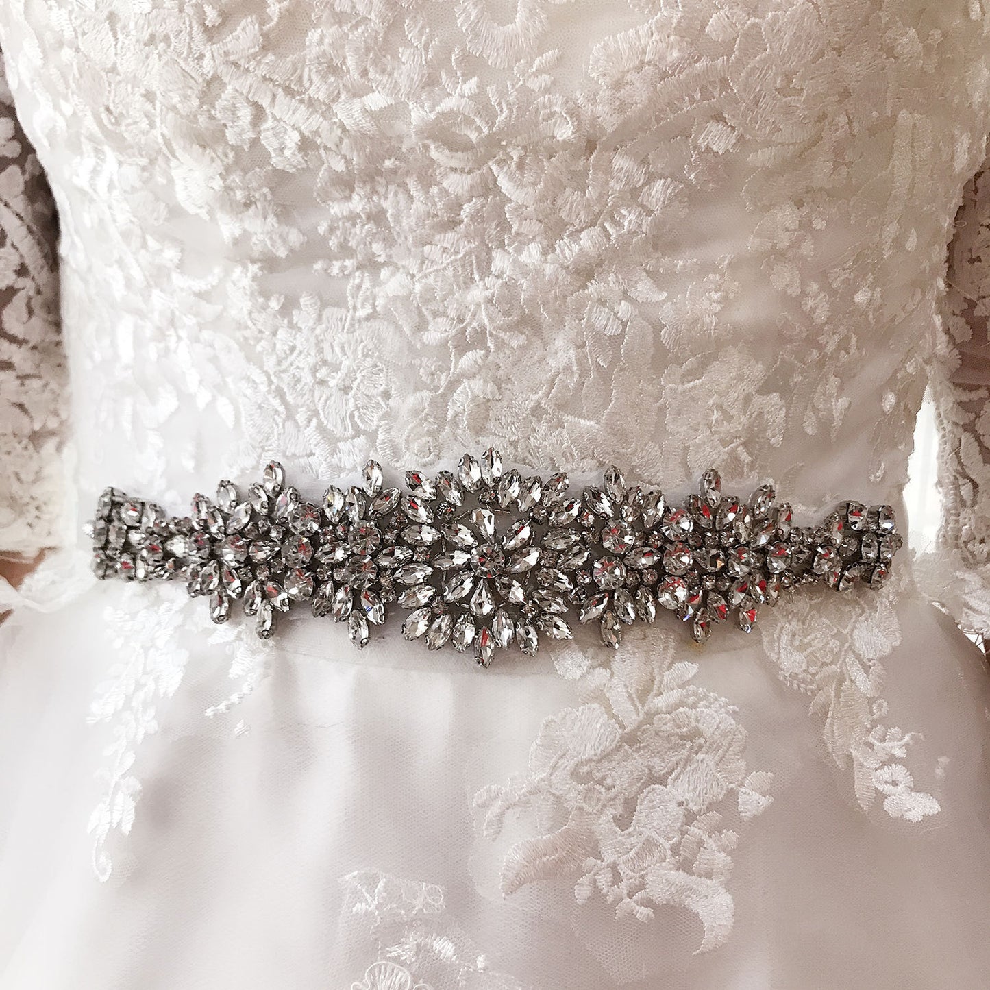 #06608282 Elegant Bridal Ivory Ribbon Sash with Rhinestones Applique