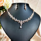 Parure de bijoux florale intemporelle – Collier en zircone cubique et boucles d'oreilles pendantes