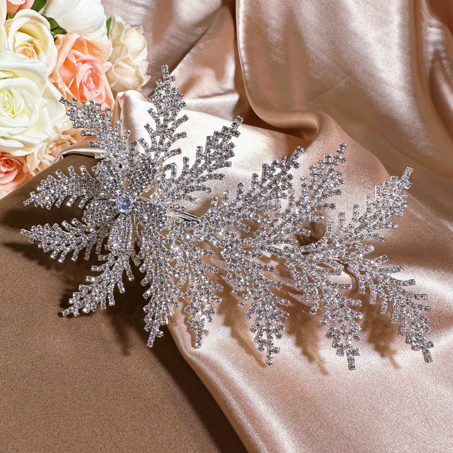 #08422069 Luxury Rhinestone Bridal Haircomb - Add a Touch of Glamour to Your Wedding Day Look