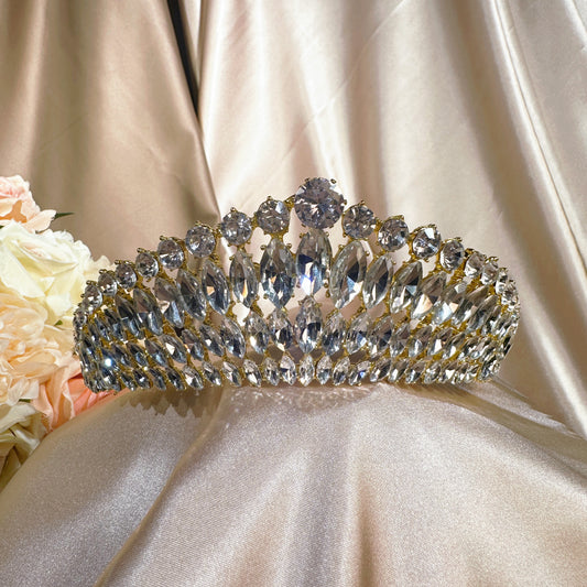23292865 Glamorous Gold Rhinestone Tiara for the Modern Bride | Bridal Hair style | Bridal Accessoire | for Wedding